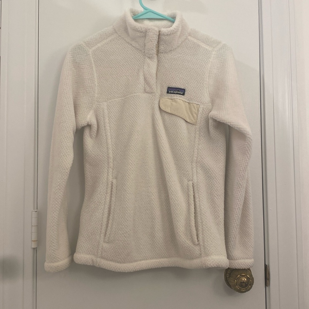 white Patagonia pullover